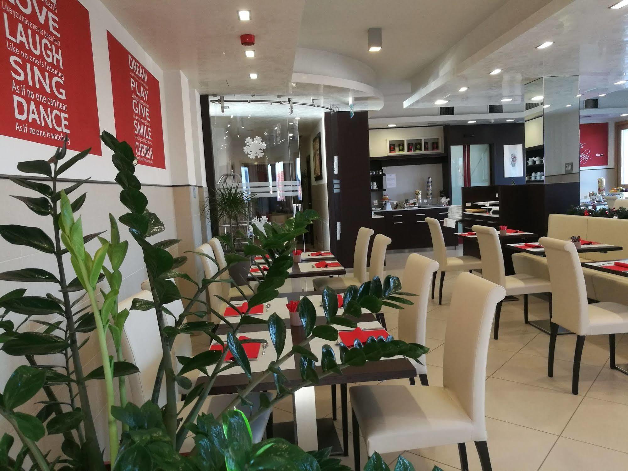 Kairos Garda Hotel Castelnuovo del Garda Ngoại thất bức ảnh