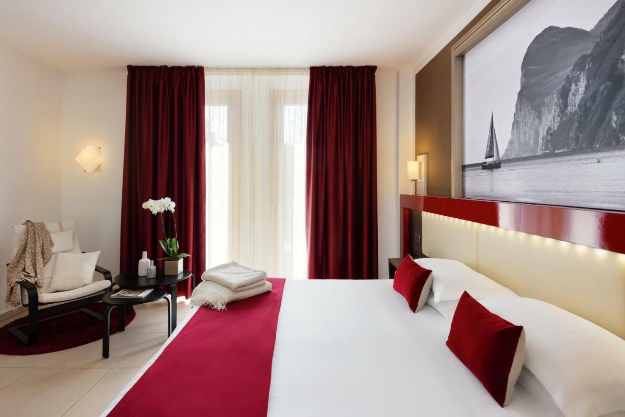 Kairos Garda Hotel Castelnuovo del Garda Ngoại thất bức ảnh